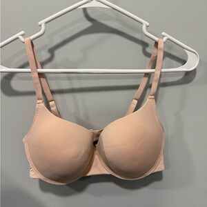 Jessica Simpson bra size 38C